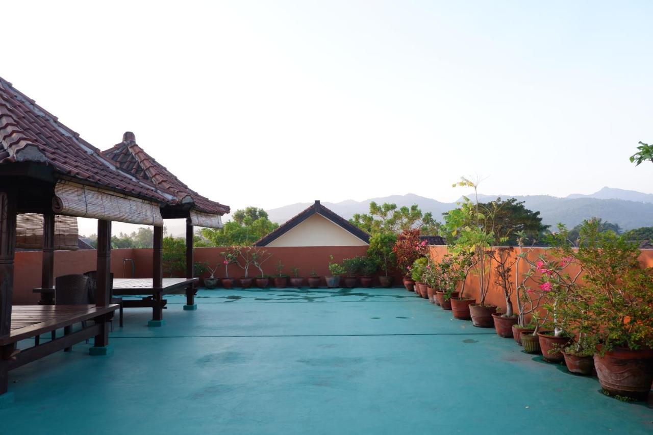 Апартаменти Reddoorz At Bale Eja Syariah Senggigi Montongbuwoh Екстер'єр фото