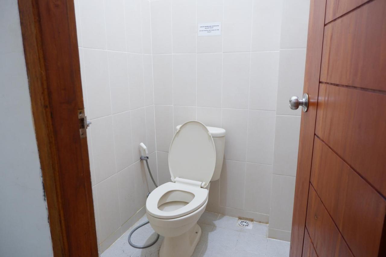 Апартаменти Reddoorz At Bale Eja Syariah Senggigi Montongbuwoh Екстер'єр фото