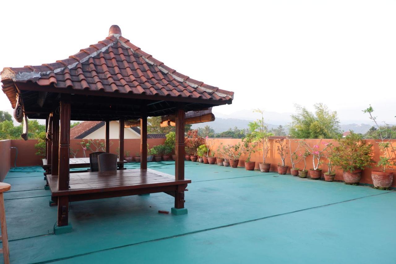 Апартаменти Reddoorz At Bale Eja Syariah Senggigi Montongbuwoh Екстер'єр фото