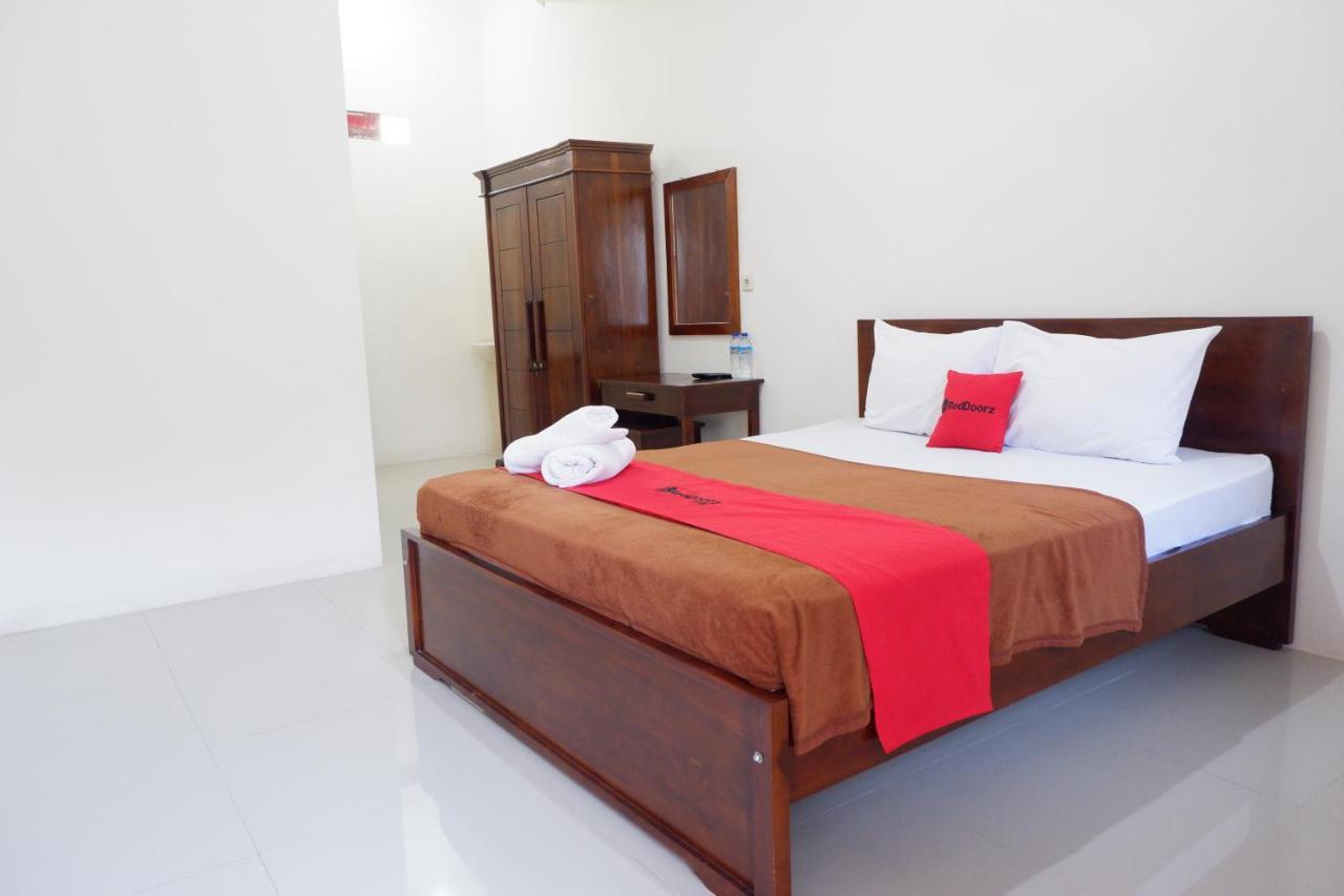Апартаменти Reddoorz At Bale Eja Syariah Senggigi Montongbuwoh Екстер'єр фото
